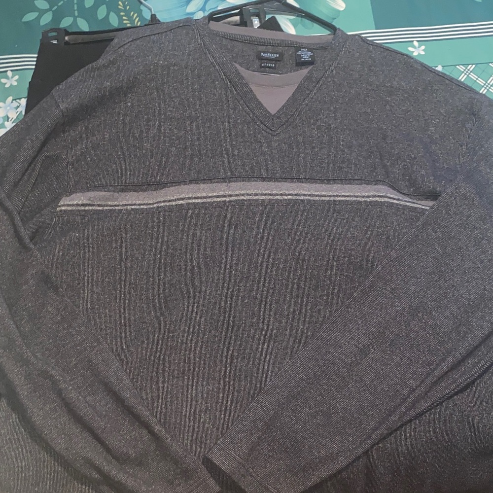 Vanheusen VTG Men's Charcoal V-Neck Sweater